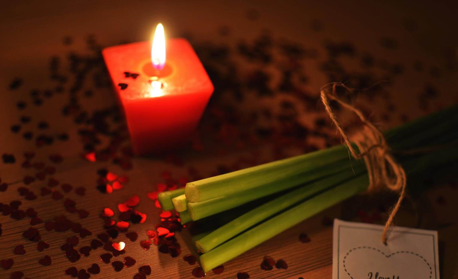 <strong>PRATIQUE</strong><br />
Ch&egrave;ques cadeaux en ligne !
